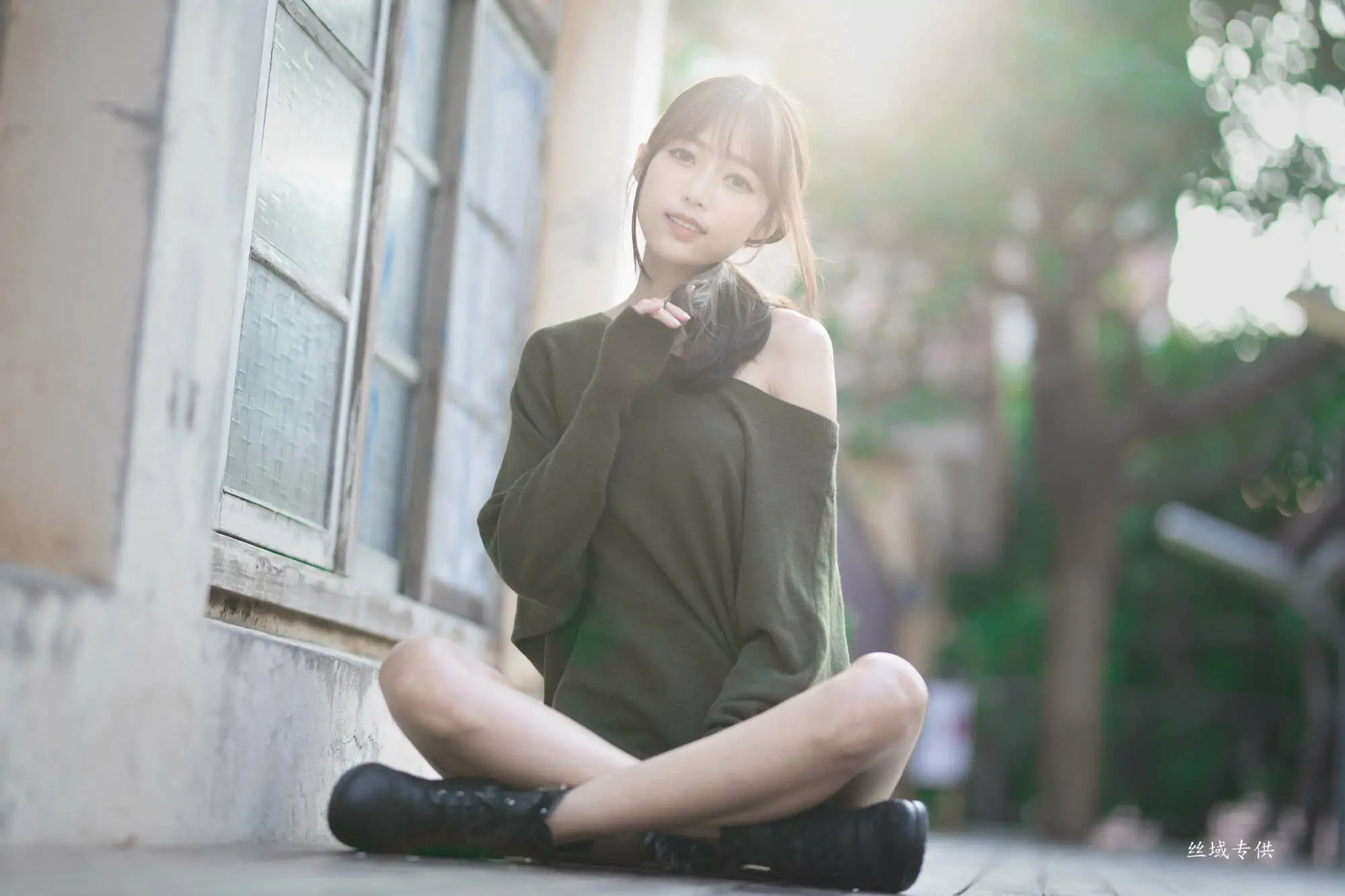 [臺灣正妹]  億億 審計新村 （兩套服裝）