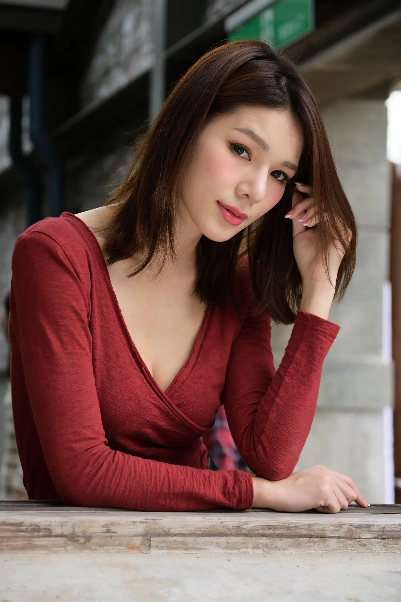 [臺灣網紅美女] Kate – 外拍超短皮裙系列