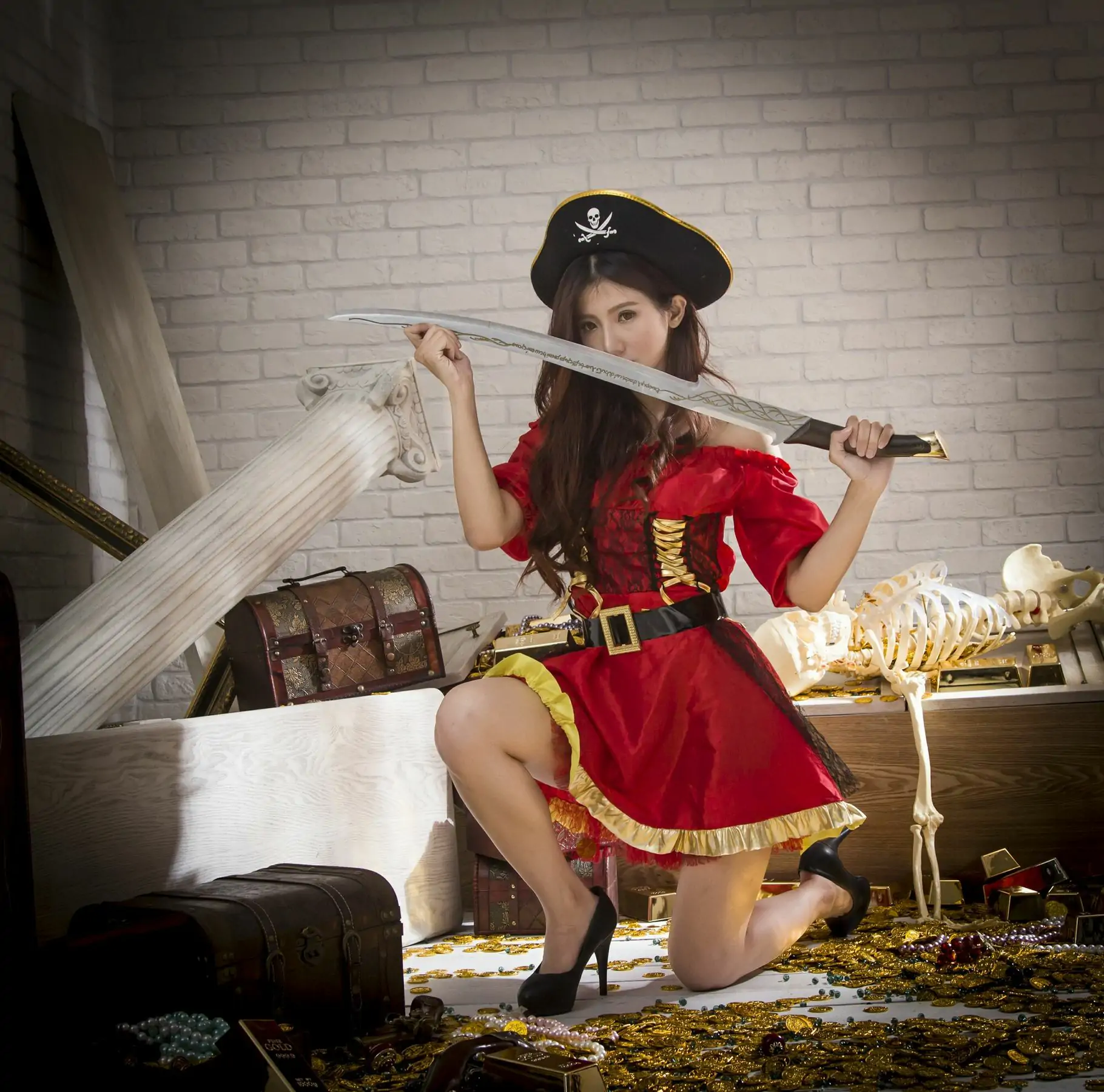 [臺灣正妹] 薇安Vivian 琴棚軍警&海盜風棚拍