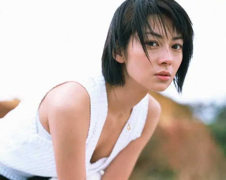 伊東美咲 Misaki Ito