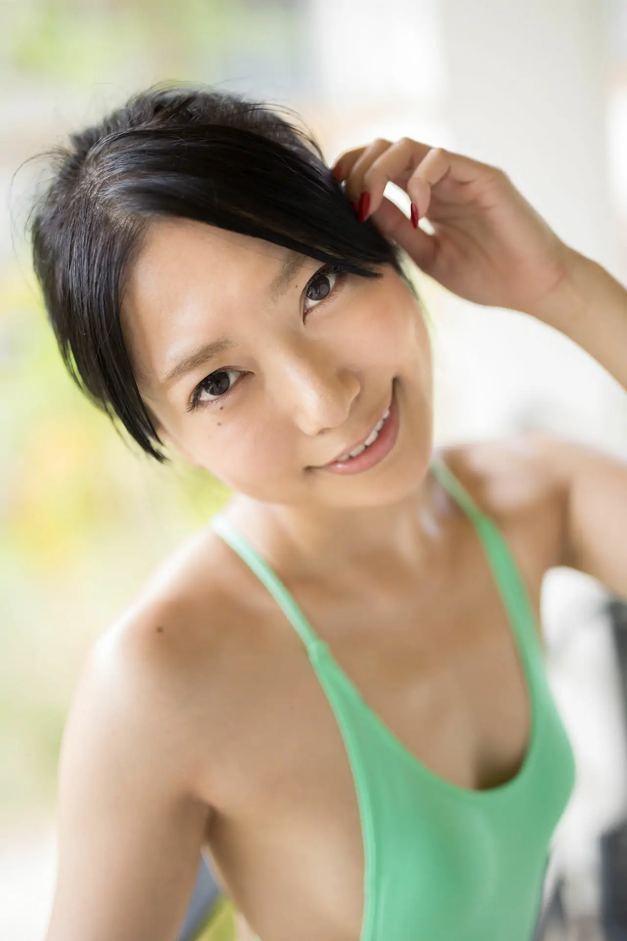 三田羽衣《長裙睡衣 丁字褲 高叉》 [Minisuka.tv]