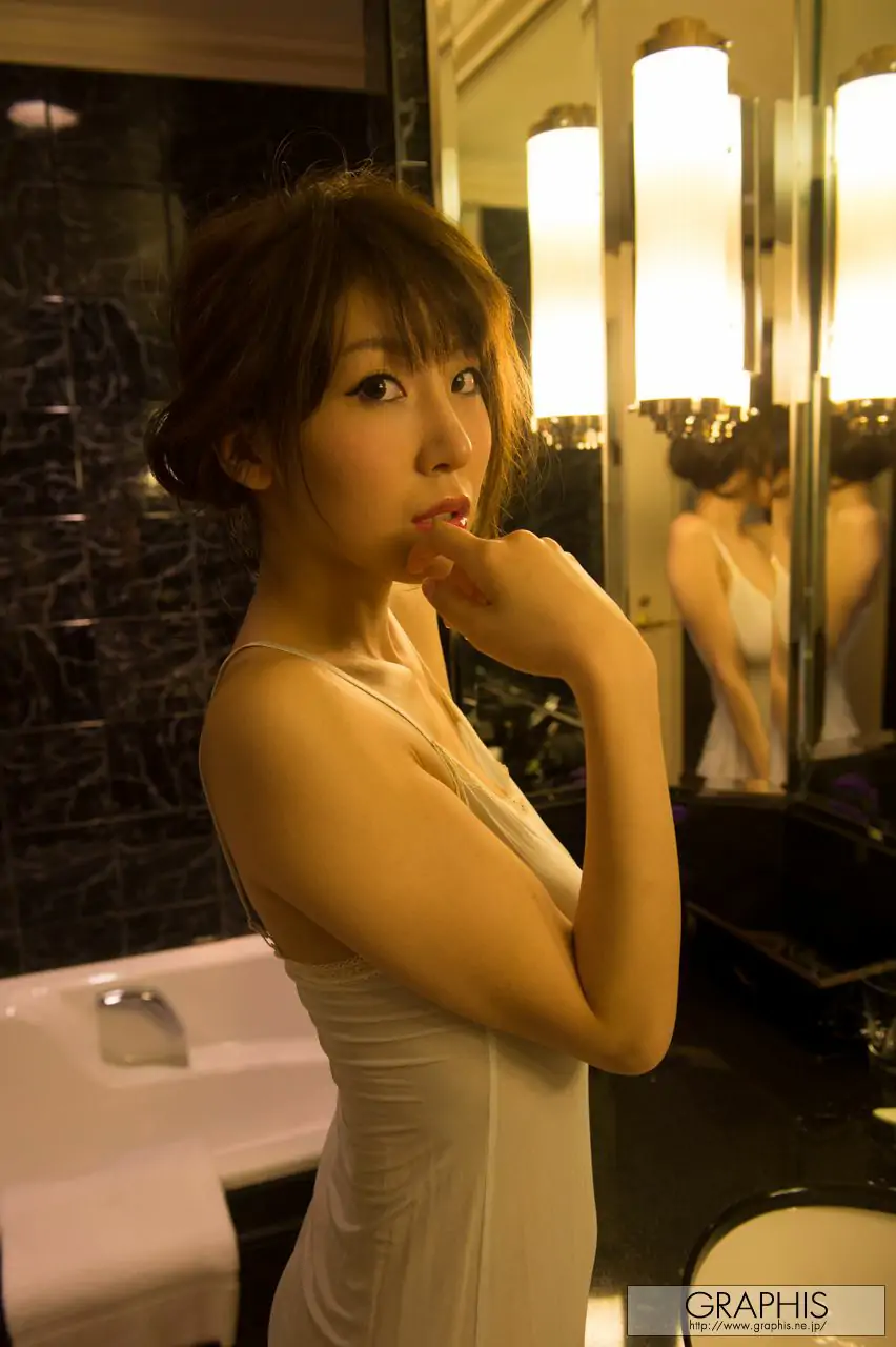 知花メイサ\/知花梅莎 [Graphis] First Gravure 初脫ぎ娘