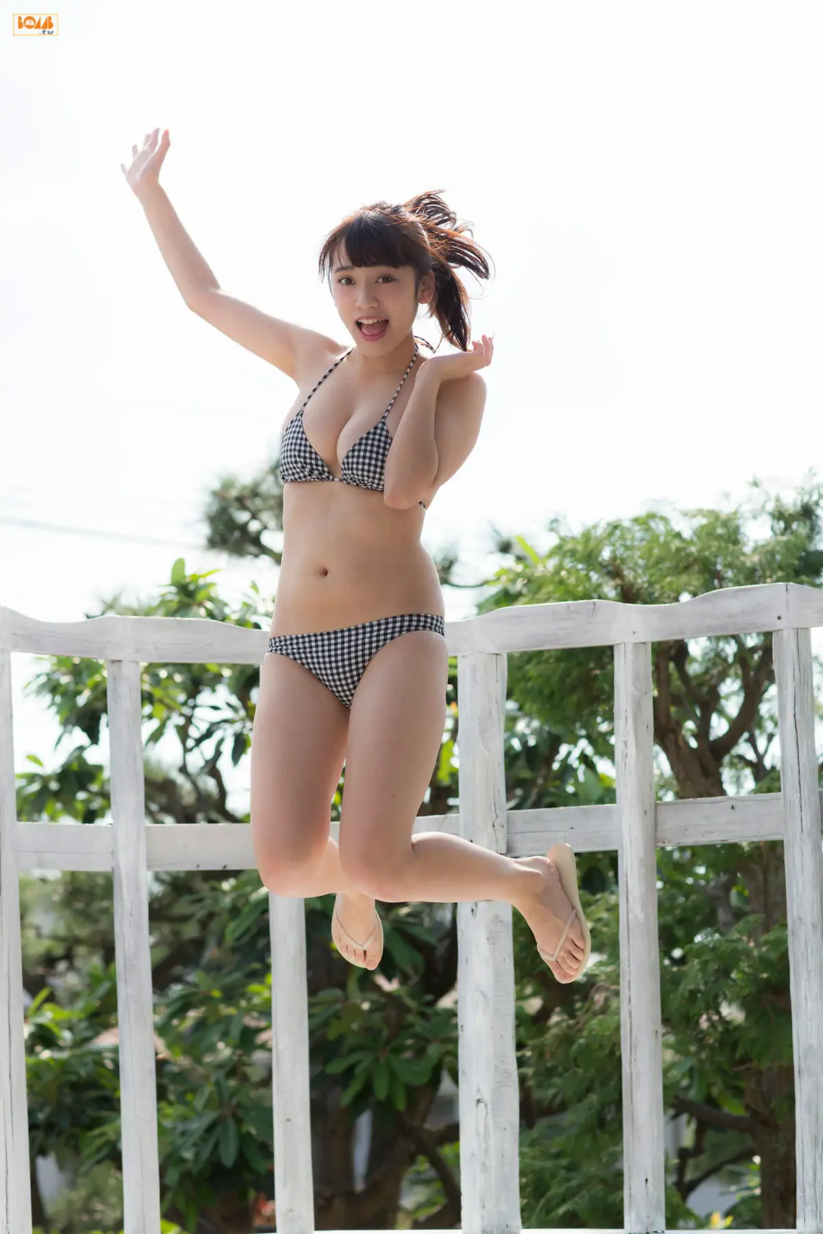 都丸紗也華《まんまるなおんなのこ》 [Bomb.TV] 2015年12月號