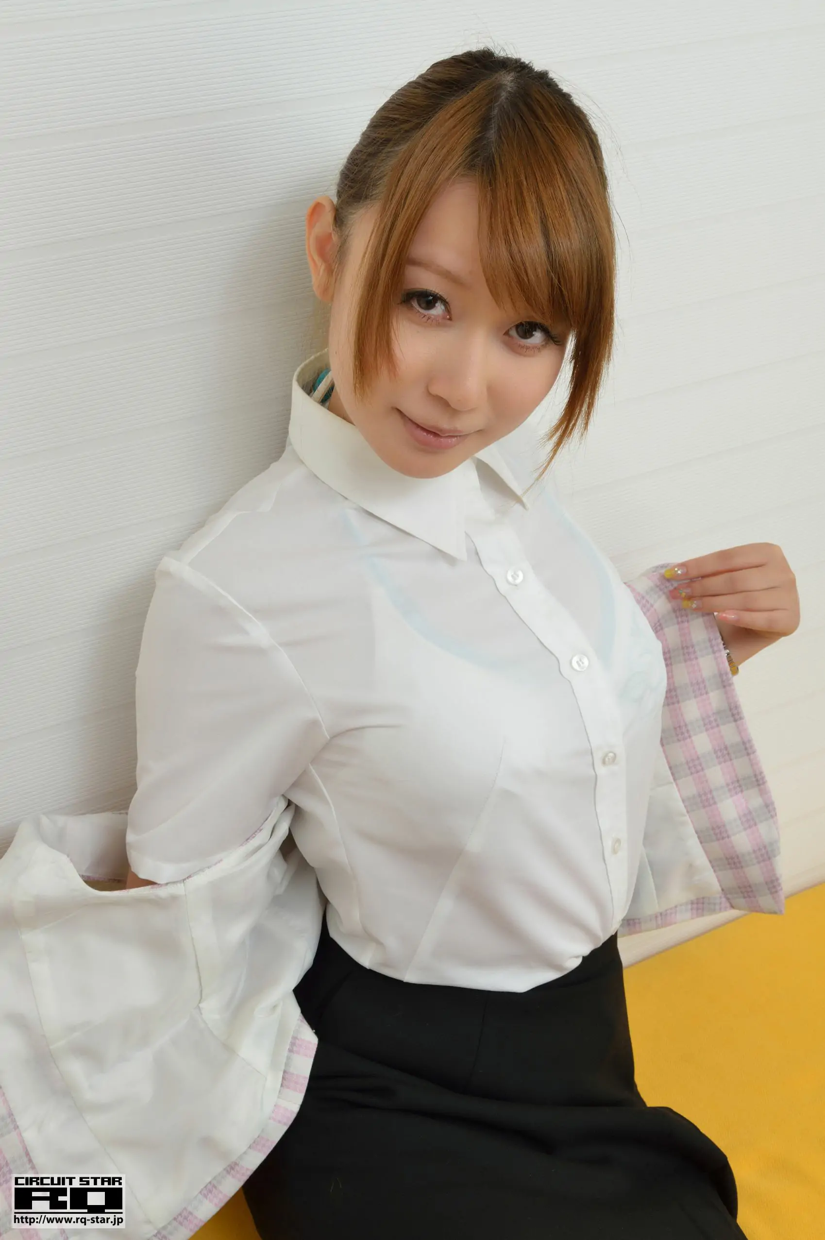 [RQ-STAR] NO.00690 Manon Natsukawa 夏川マノン Office Lady 寫真集