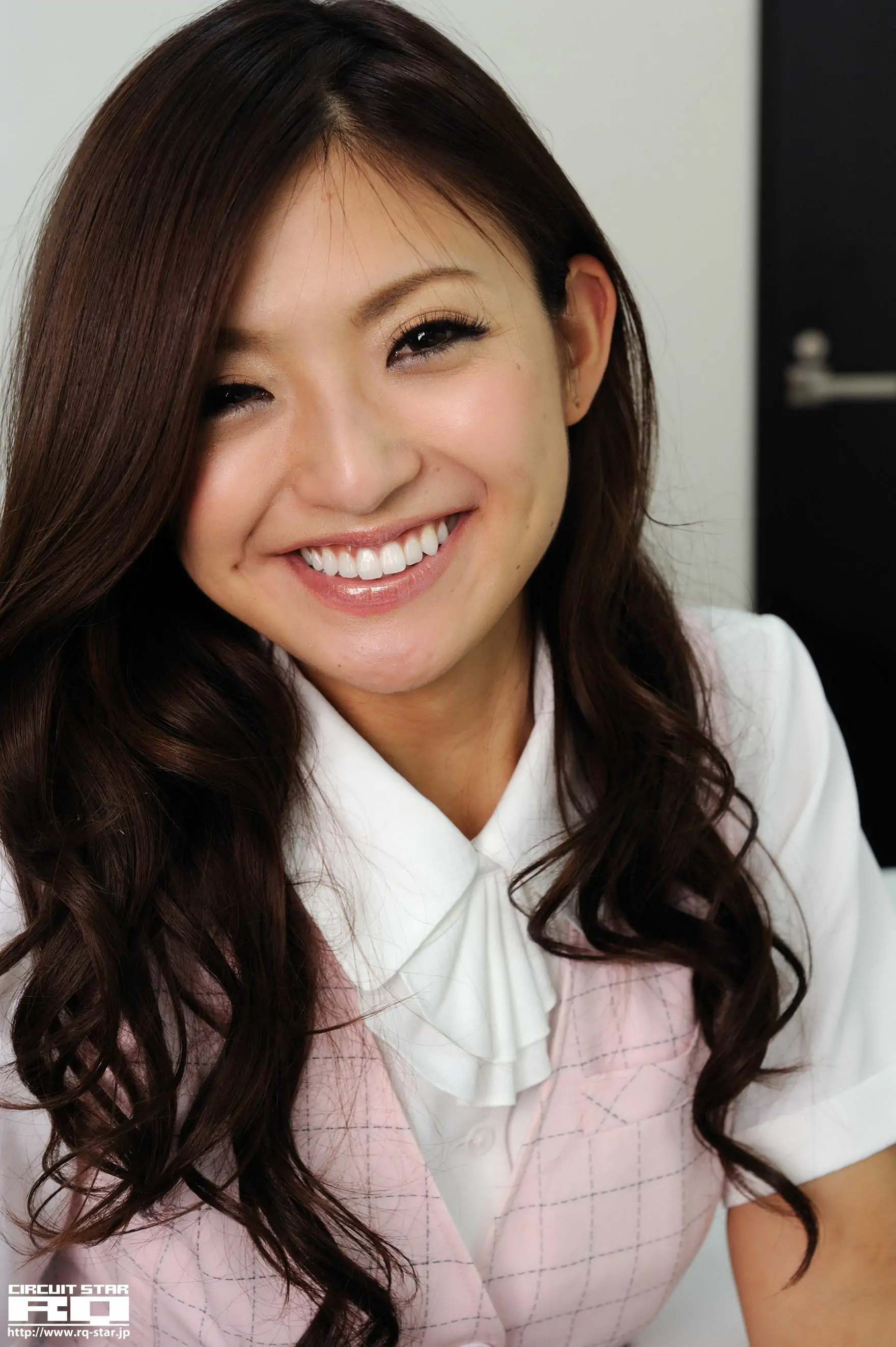 [RQ-STAR] NO.00500 Kozue Nitta 新田梢恵 Office Lady 寫真集