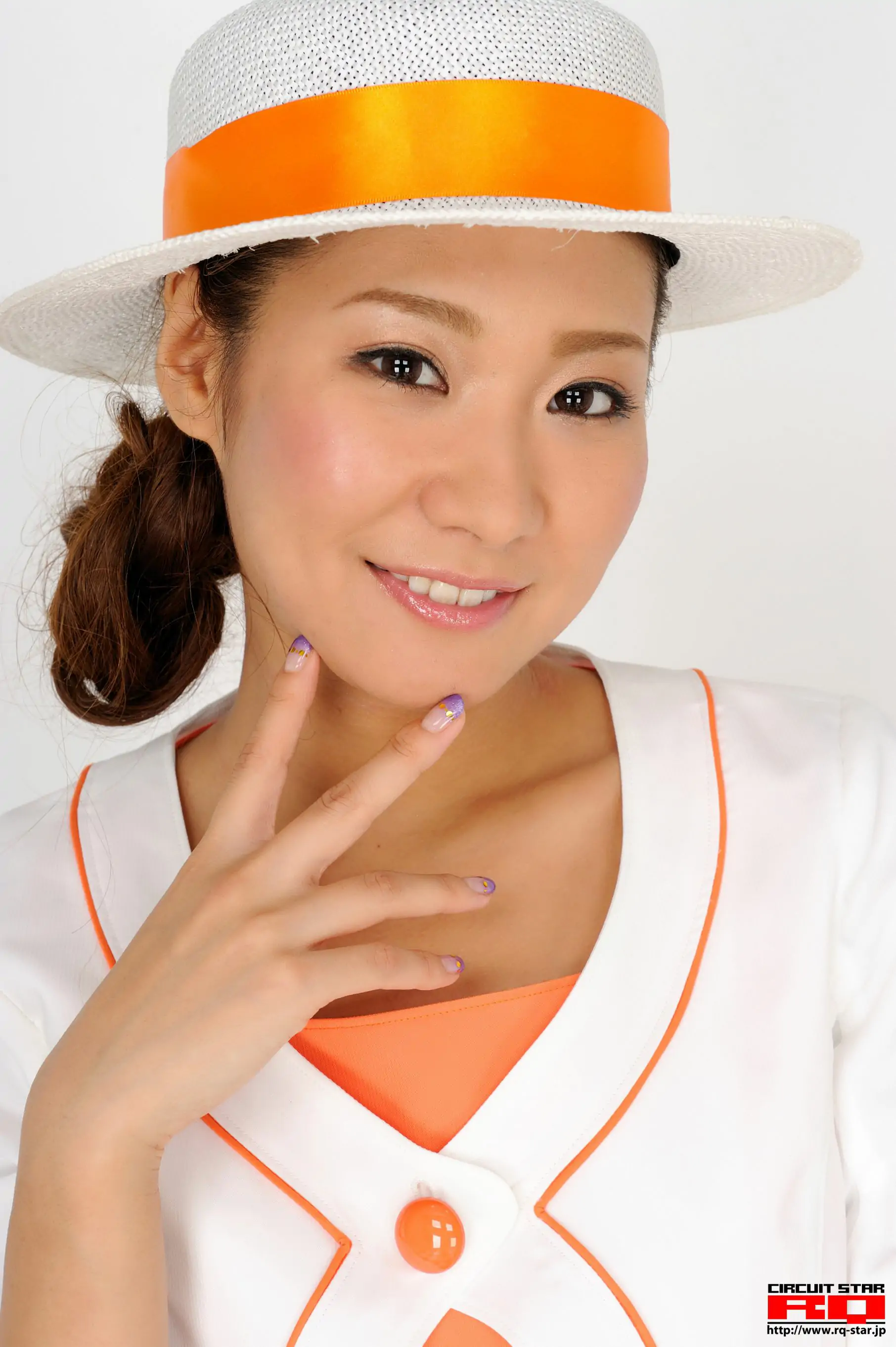 [RQ-STAR] NO.00401 大上留依 Elevator Girl 氣質超短裙寫真集